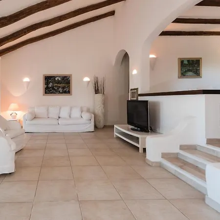 Bianca With Heated Pool Villa Golfo Aranci