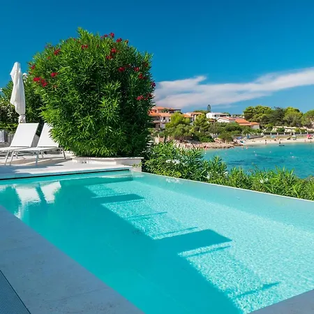 Bianca With Heated Pool *